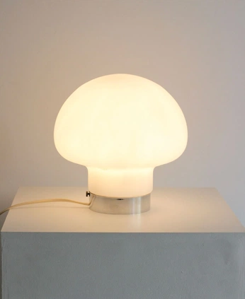 A cover of "lamps" cluster. The owner is juaovrd. The cluster consists of 2 elements.