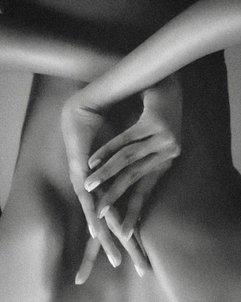 A cover of "nude" cluster. The owner is ethetique. The cluster consists of 4 elements.