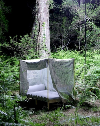 A cover of "Outdoor" cluster. The owner is nagi348. The cluster consists of 4 elements.