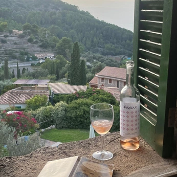 A cover of "Where I’d Rather Be" cluster. The owner is kellyapeacock. The cluster consists of 19 elements.