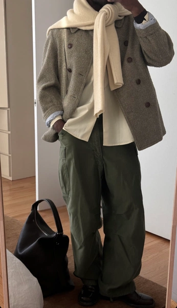 A cover of "éclat" cluster. The owner is efecan. The cluster consists of 46 elements.