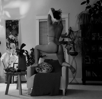 A cover of "@wylderflowers" cluster. The owner is wylderflowers. The cluster consists of 11 elements.