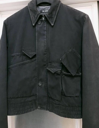 A cover of "LoudGhosts (Ancestry)" cluster. The owner is flavourless. The cluster description is "Jacket one. ". The cluster consists of 12 elements.