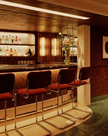 A cover of "Milan Bar" cluster. The owner is vero.delcastillo. The cluster consists of 36 elements.