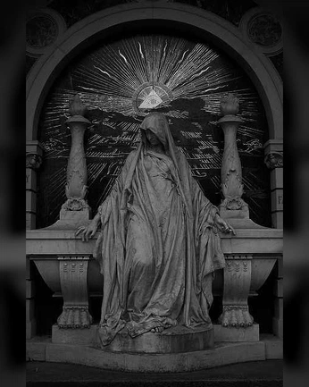 A cover of "gothic angel statues" cluster. The owner is wanabecoconut. The cluster consists of 9 elements.