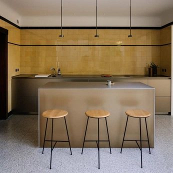 A cover of "인테리어" cluster. The owner is duubi. The cluster consists of 3 elements.