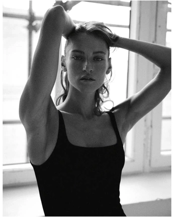 A cover of "Blanco y negro ropa inte" cluster. The owner is enfoquecreativoi. The cluster consists of 23 elements.