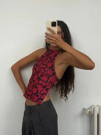 A cover of "naaien" cluster. The owner is junemiddelhuis. The cluster consists of 3 elements.