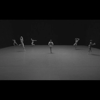 A cover of "floating" cluster. The owner is yaelloves. The cluster consists of 20 elements.