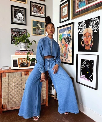 A cover of "Her" cluster. The owner is moonston.e. The cluster consists of 129 elements.