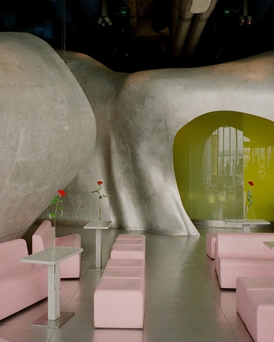 An Instagram carousel post added by olium on Dec 11, 2023. The author is @seandavidson.