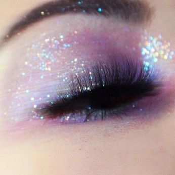 A cover of "Aria-Makeup" cluster. The owner is wenniii. The cluster consists of 26 elements.