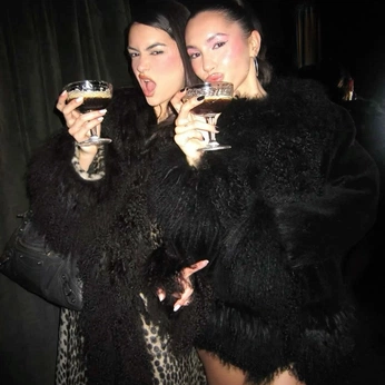 A cover of "blackberry cobbler" cluster. The owner is carororo. The cluster consists of 213 elements.