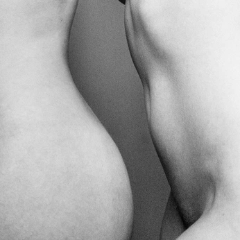 A cover of "Skin" cluster. The owner is apparentleah. The cluster consists of 18 elements.