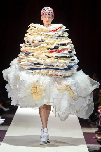 A cover of "total" cluster. The owner is ettaroi. The cluster consists of 9 elements.