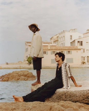 A cover of "proxima casa" cluster. The owner is molmathews. The cluster consists of 43 elements.