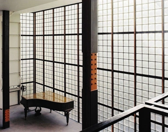 A cover of "Life immitates art" cluster. The owner is ezarifec. The cluster consists of 2 elements.