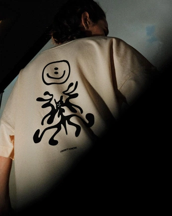 A cover of "Tshirt" cluster. The owner is surrealthing. The cluster consists of 6 elements.