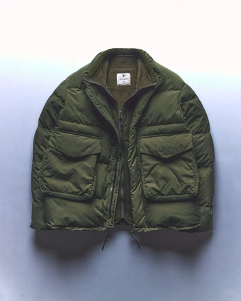 A cover of "OUTERWEAR" cluster. The owner is davidfate. The cluster consists of 4 elements.