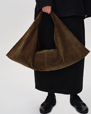 A cover of "Accessories" cluster. The owner is hellogravity. The cluster consists of 18 elements.