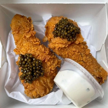 A cover of "Opulence" cluster. The owner is jeremyk. The cluster consists of 6 elements.