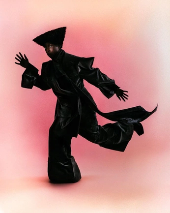 A cover of "photography" cluster. The owner is chloereyess. The cluster consists of 9 elements.