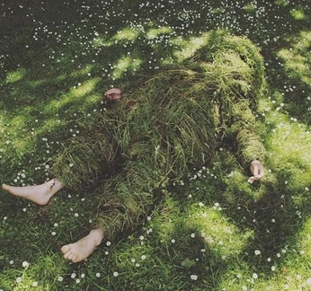 A cover of "and so I crawl" cluster. The owner is livlikesrocks. The cluster description is ""you cannot walk the distance, your feet will bleed and burn" ". The cluster consists of 59 elements.