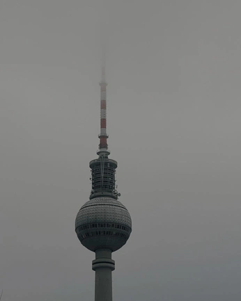 A cover of "Paris Berlin" cluster. The owner is misschar. The cluster consists of 2 elements.