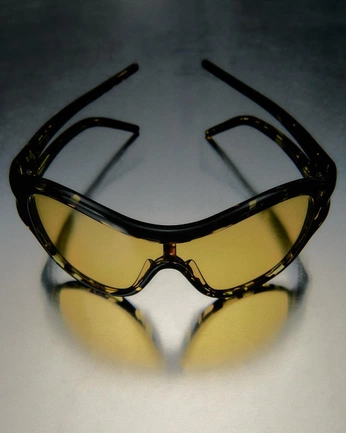 A cover of "colours" cluster. The owner is karmes. The cluster consists of 44 elements. 2 create it.