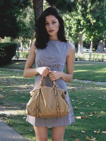 A cover of "Casual girl" cluster. The owner is ian.jo. The cluster consists of 36 elements.