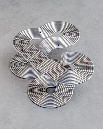 A cover of "Lil pieces" cluster. The owner is lvlami. The cluster consists of 1 element.