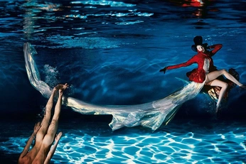 A cover of "magazine photography" cluster. The owner is jamiecjpg. The cluster consists of 6 elements.