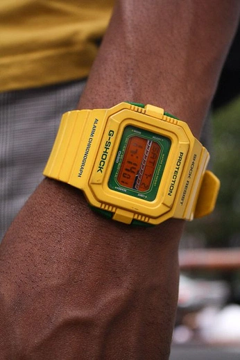 A cover of "Colored watches" cluster. The owner is emil23. The cluster consists of 3 elements.