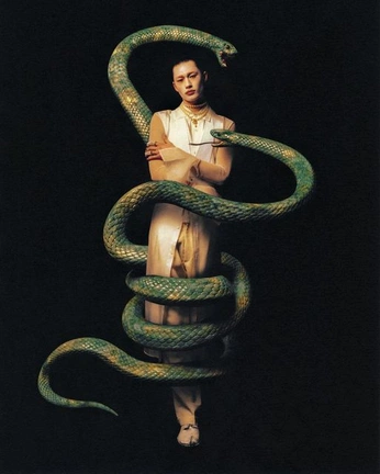 A cover of "Surreal" cluster. The owner is chromaspring. The cluster consists of 2 elements.