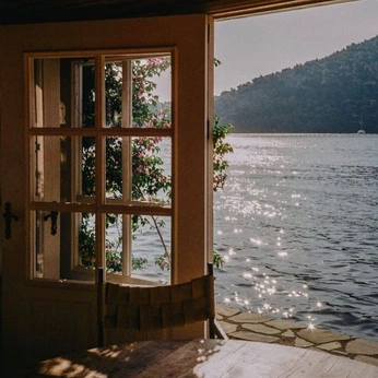 A cover of "TFR universe" cluster. The owner is thefittingroom. The cluster consists of 285 elements.