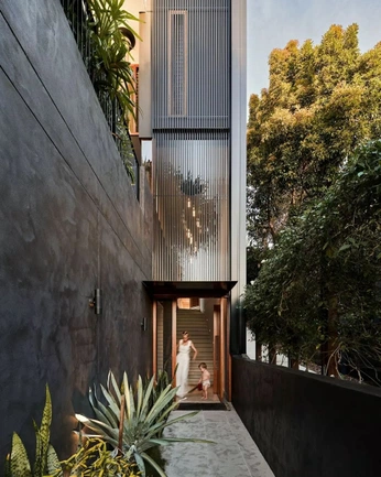 A cover of "Interior" cluster. The owner is josegasparian. The cluster consists of 2 elements.