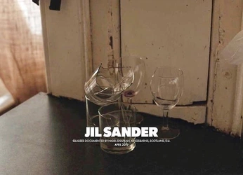 A cover of "Vis" cluster. The owner is reverieriver. The cluster consists of 2 elements.