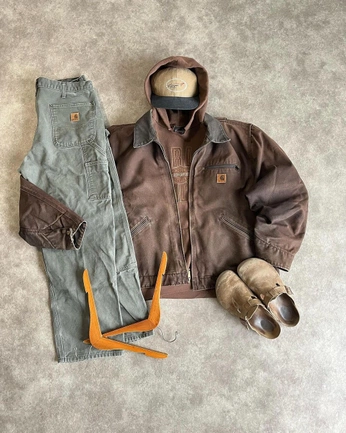 A cover of "outfit" cluster. The owner is darwinraw. The cluster consists of 6 elements.