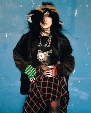 A cover of "Finch" cluster. The owner is talkaboutspace. The cluster consists of 9 elements.