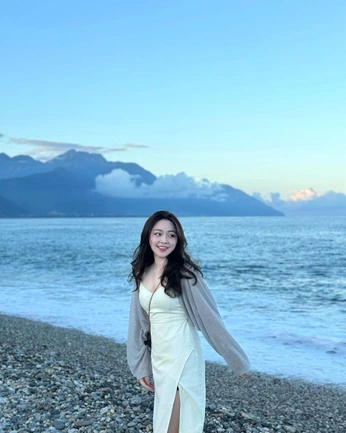 A cover of "maureen" cluster. The owner is mm31931. The cluster consists of 1 element.