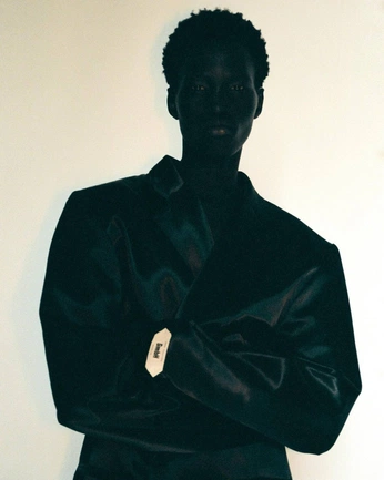 A cover of "Portraits" cluster. The owner is itsyeil. The cluster consists of 12 elements.