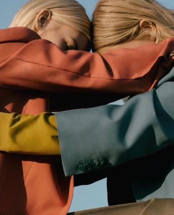 A cover of "colour" cluster. The owner is aritzia. The cluster consists of 11 elements.