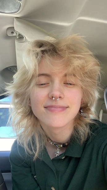 A cover of "danni" cluster. The owner is pennymae. The cluster consists of 46 elements.