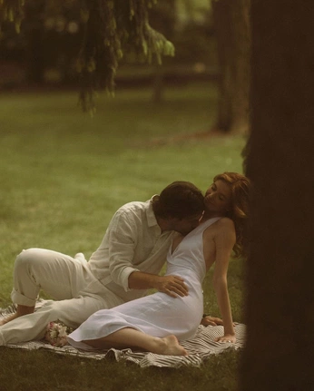 A cover of "Caroline & Cole" cluster. The owner is tanvo. The cluster consists of 8 elements.