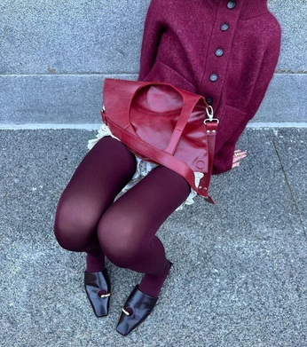 A cover of "Dark Winter" cluster. The owner is sadgrowl. The cluster consists of 4 elements.