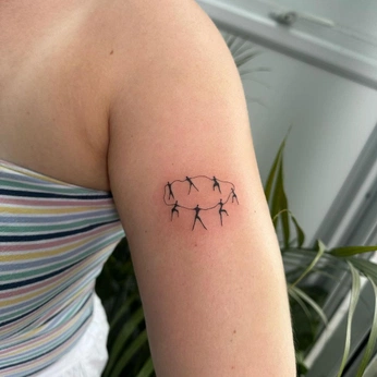 A cover of "small tattoo" cluster. The owner is lizntome. The cluster consists of 3 elements.