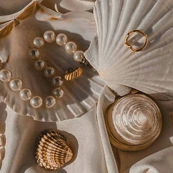 A cover of "cream." cluster. The owner is dostoevski. The cluster consists of 72 elements.