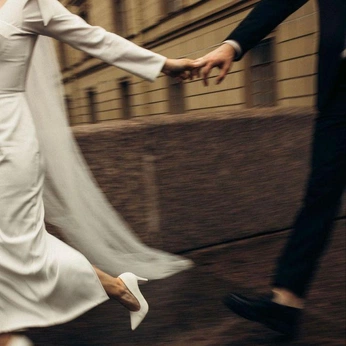 A cover of "“Going to the chapel…”" cluster. The owner is moonkissedlua. The cluster description is "💒". The cluster consists of 4 elements.