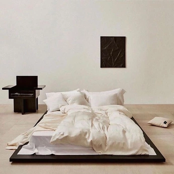 A cover of "Bed" cluster. The owner is pelmarlat. The cluster consists of 7 elements.