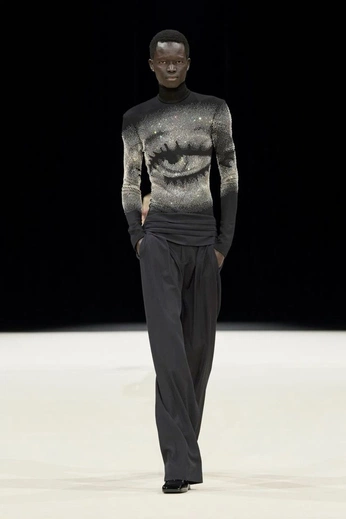 A cover of "looks!" cluster. The owner is vrsco. The cluster consists of 9 elements.